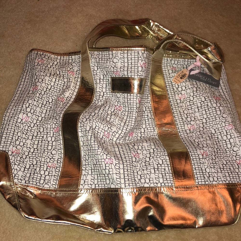 NWT VS supermodel tote!